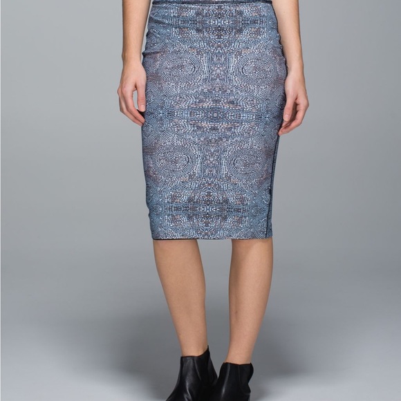 Lululemon Twice as Nice Reversible Pencil Skirt Sz6 - Picture 6 of 11